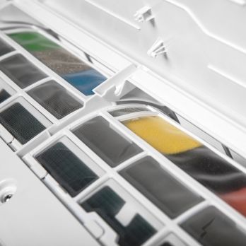 Фильтр Electrolux EACS/I-07HFW/N8 серии Fusion Wave Super DC Inverter вставленный в пылесборник