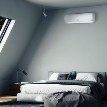 Electrolux EACS/I-09HAL/N8 серии Loft DC - фото в интерьере